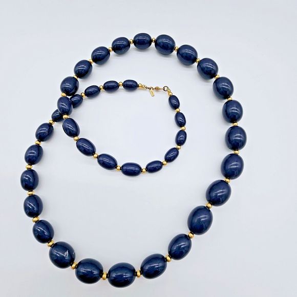 Monet Classic Beaded Necklace Vintage Navy Blue Gold Tone Spacer Classy Lucite - Picture 3 of 10